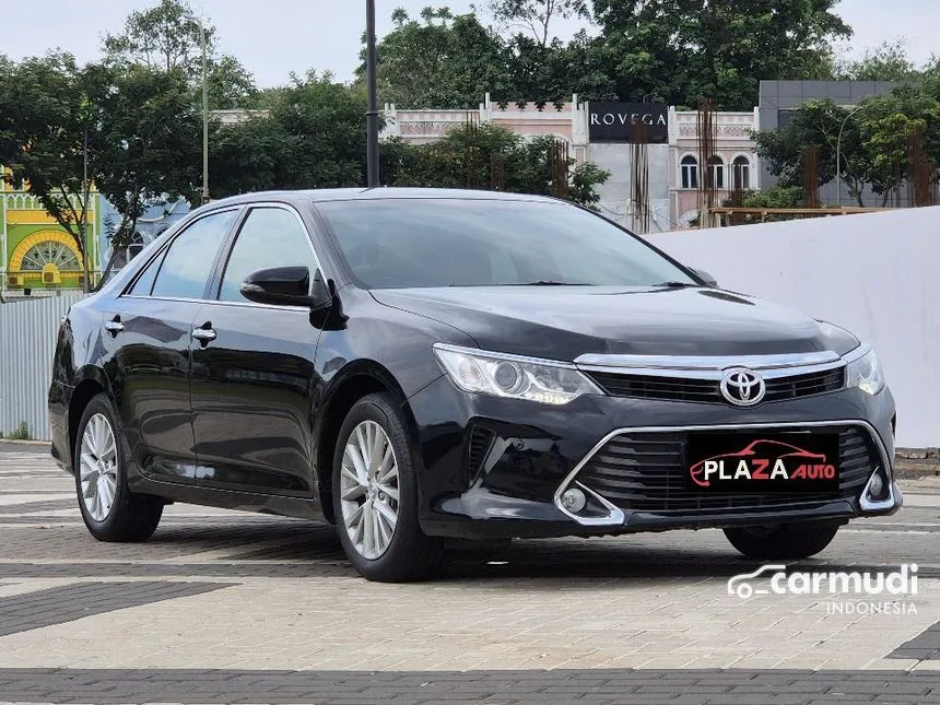 2017 Toyota Camry V Sedan