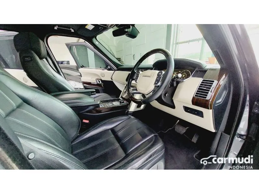 2017 Land Rover Range Rover Vogue SUV