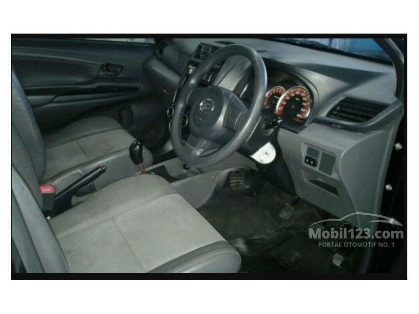 2013 Daihatsu Xenia D MPV