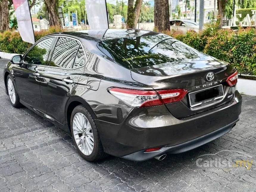2019 Toyota Camry V Sedan