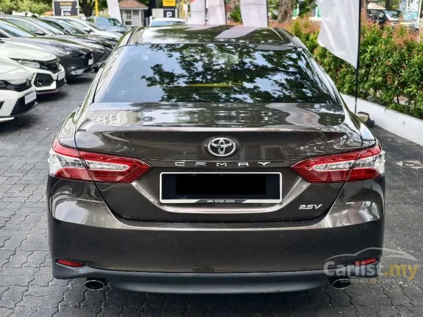 2019 Toyota Camry V Sedan