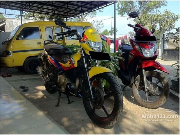  Suzuki  Motor  bekas  dijual di  Bandung  Jawa barat Indonesia 