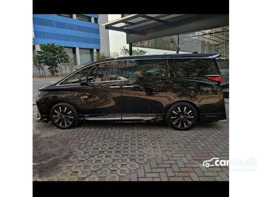 2024 Toyota Alphard HEV MPV