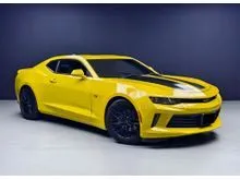 2017 Chevrolet Camaro 2.0 RS Coupe - 2.0L Turbocharged Engine / Rear-Wheel Drive with Sport Coupe Design / Apple CarPlay & Android Auto