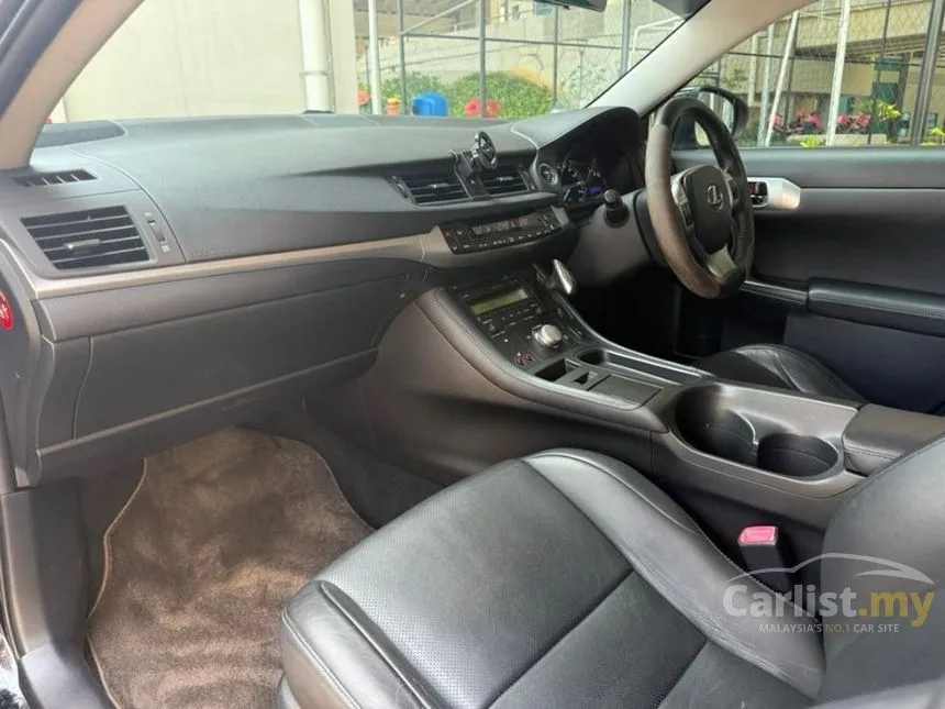 2013 Lexus CT 200h Luxury Hatchback