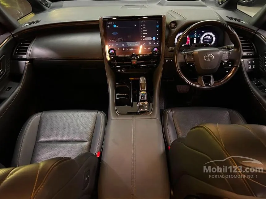 2024 Toyota Alphard HEV (Premium Color) MPV