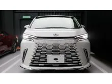 Unreg 2024 Lexus LM 500h 2.4 Business Class Executive 4 Seater. Please Call Sharren for viewing Appointment.