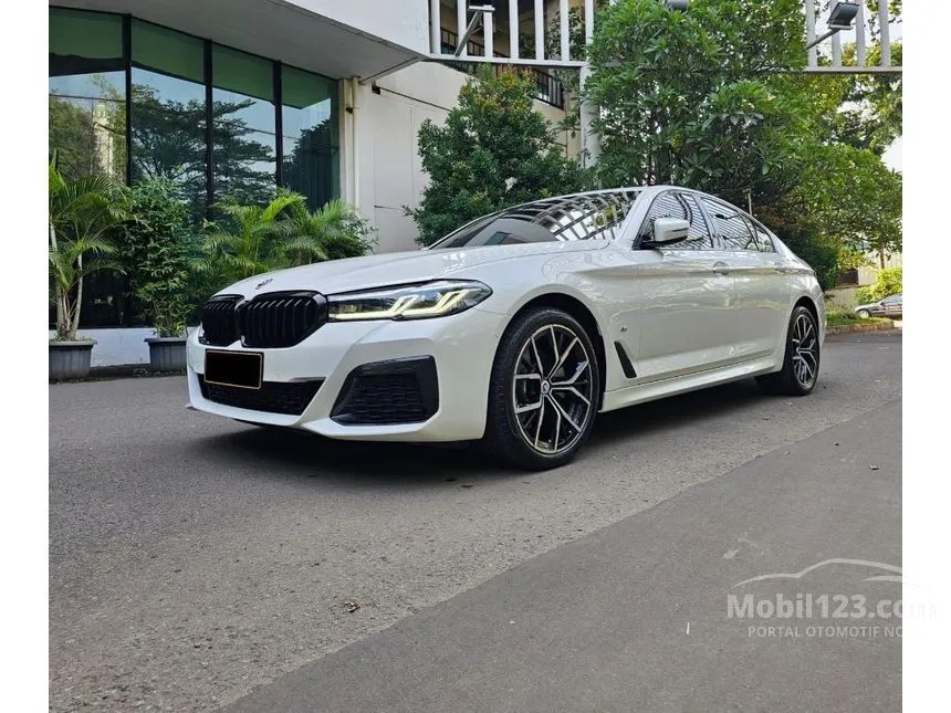 2023 BMW 520i M Sport Sedan