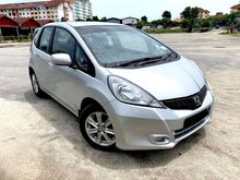2015 Honda Jazz 1.5 V i-VTEC Hatchback I V-TEC PREMIUM FULL SPEC ONE OWNER