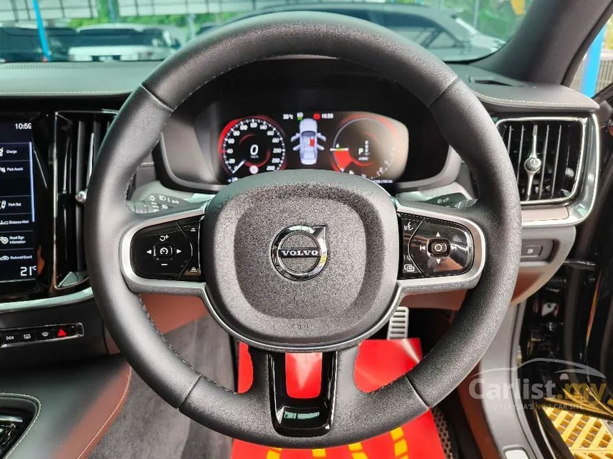 2022 Volvo S60 Recharge T8 R-Design Sedan