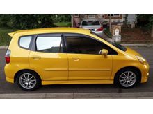 2007 Honda Jazz 1.5 VTEC Hatchback warna kuning limited edition