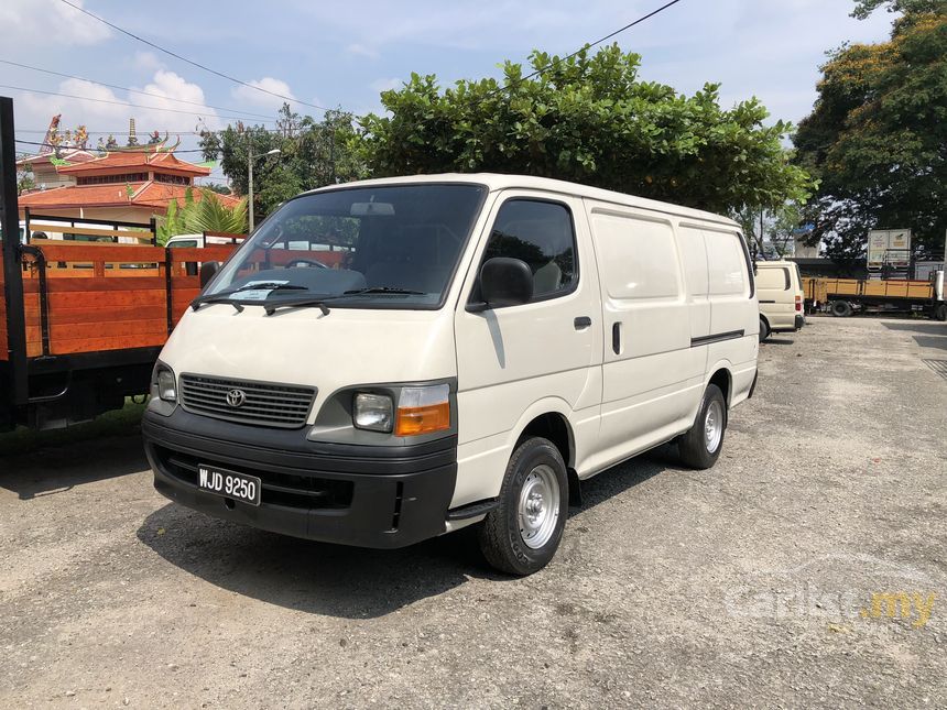 2002 toyota hiace van