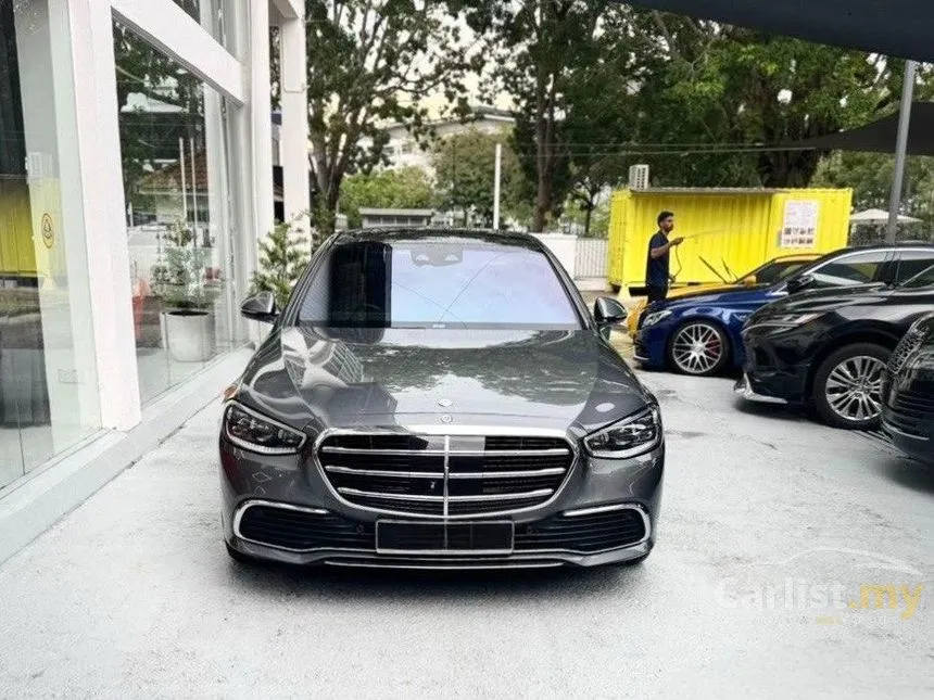 2022 Mercedes-Benz S580e Sedan