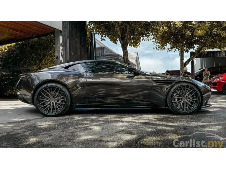 2018 Aston Martin DB11 V12 Coupe