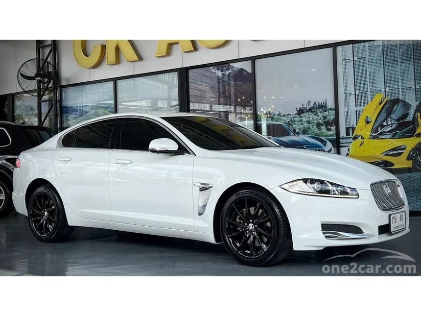 2014 Jaguar XF Sedan