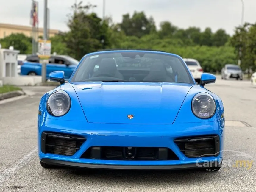 2023 Porsche 911 Targa 4 GTS Convertible