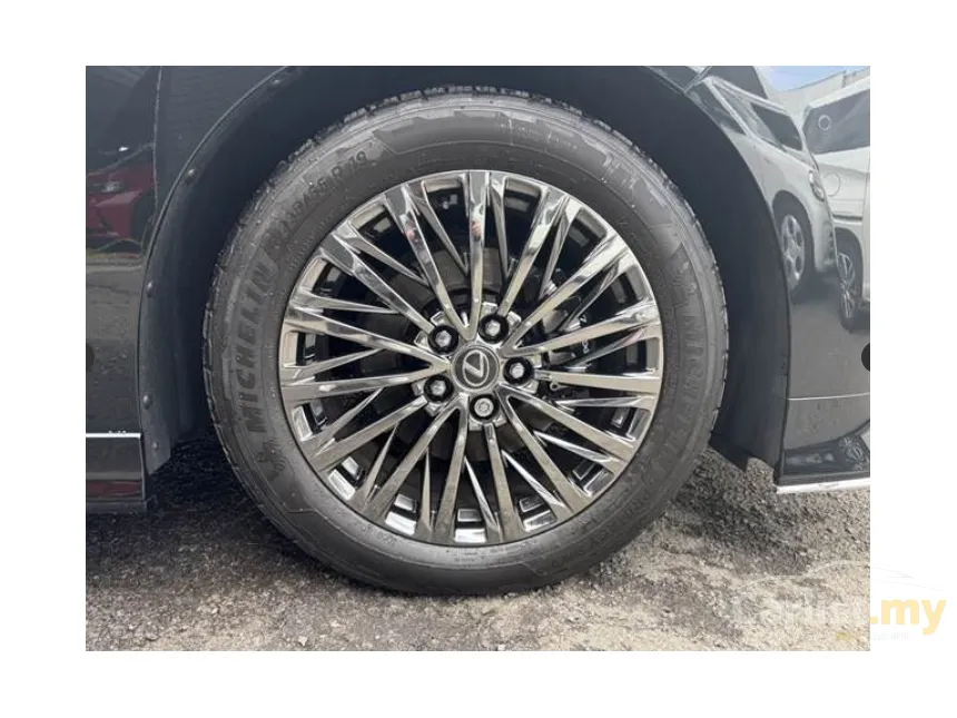 2024 Lexus LM 500h Version L 6 Seater MPV