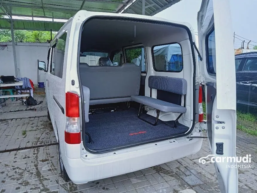 2025 Daihatsu Gran Max Mini Bus D Van