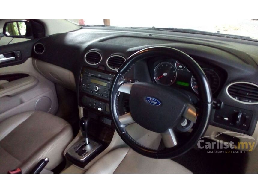 2005 Ford Focus Ghia Sedan