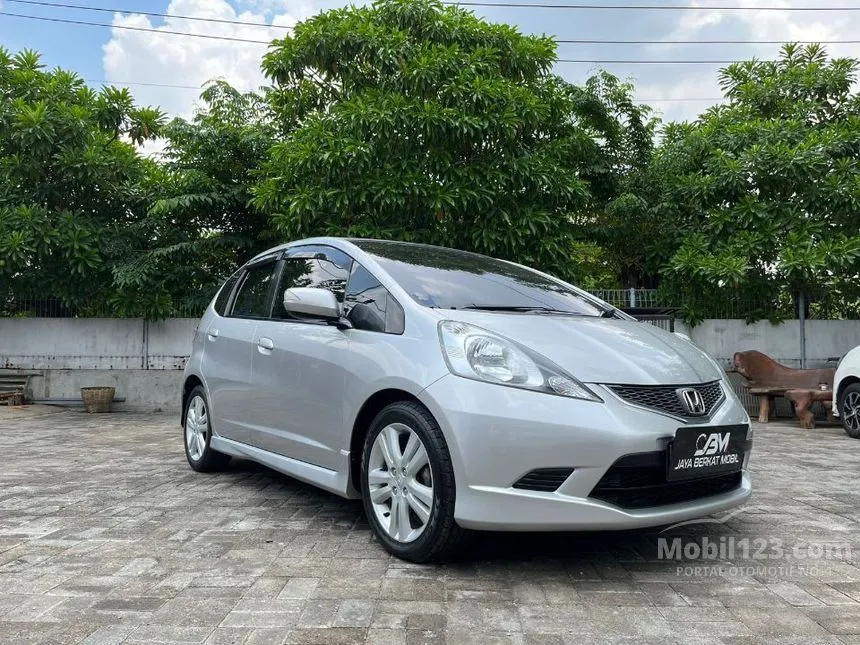 Jual Mobil Honda Jazz 2010 RS 1.5 di Jawa Timur Automatic Hatchback Abu
