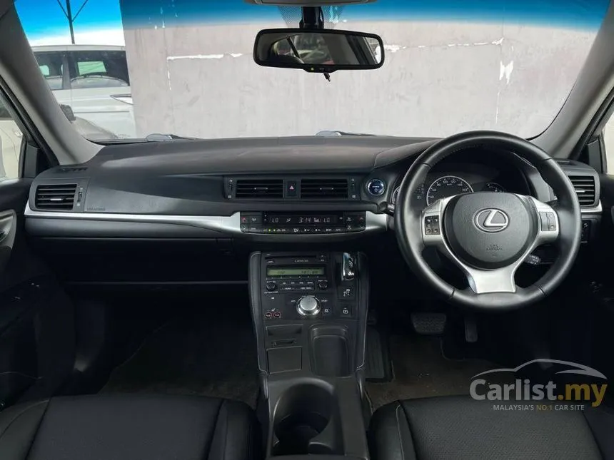 2013 Lexus CT 200h Luxury Hatchback