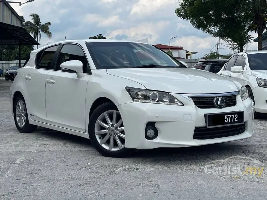2013 Lexus CT 200h Luxury Hatchback