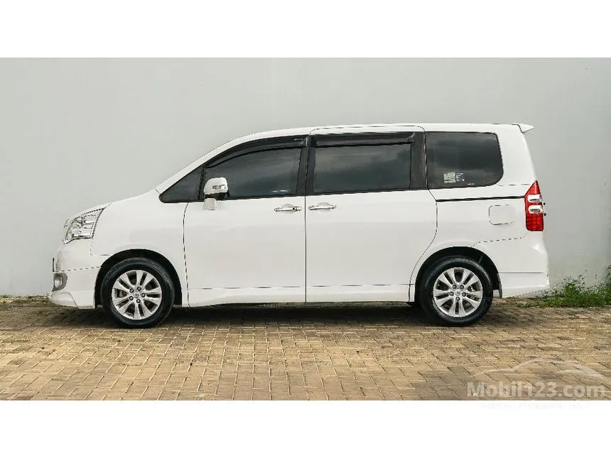 2017 Toyota NAV1 G MPV