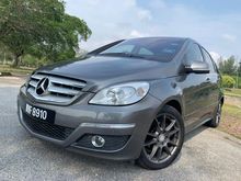 2011 Mercedes-Benz B180 1.7 Hatchback LOW MILEAGE FULL SERVIES RECORD LADY OWNER