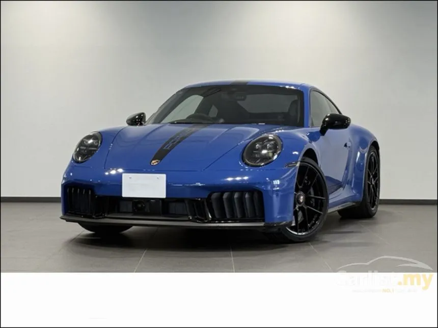 2025 Porsche 911 Carrera 4 GTS Coupe