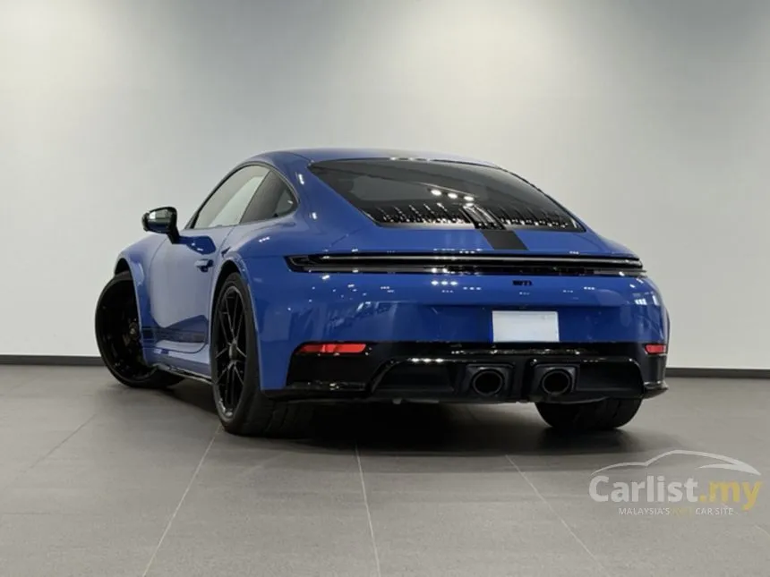 2025 Porsche 911 Carrera 4 GTS Coupe