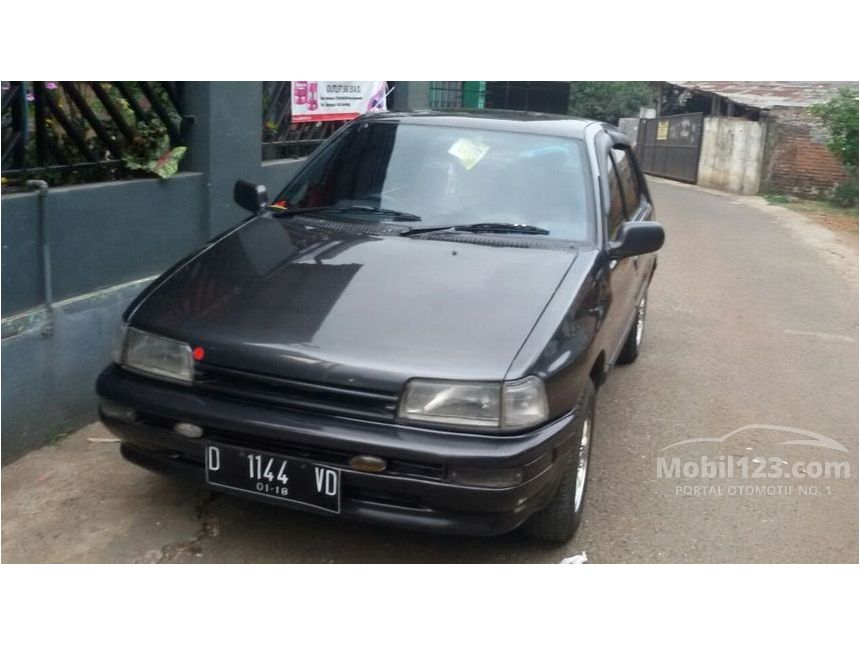 Jual Mobil  Daihatsu  Charade 1991 Classy  1 3 di Jawa Barat 