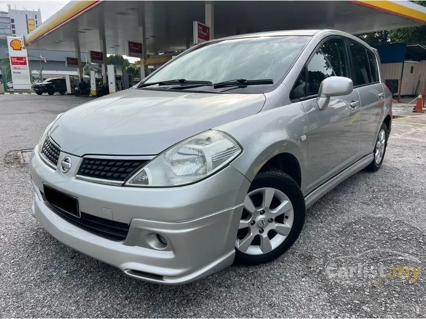 2010 Nissan Latio ST-L Hatchback