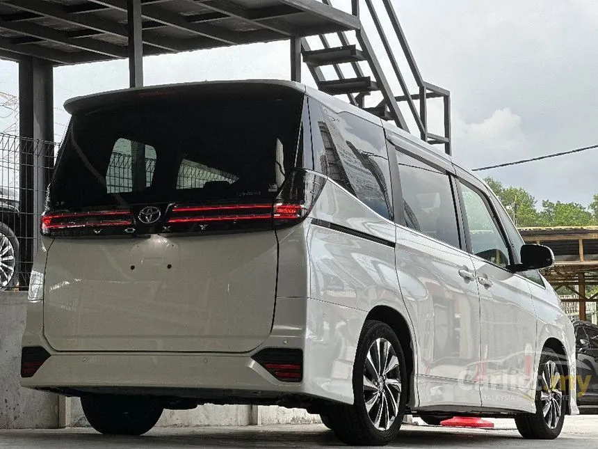 2022 Toyota Voxy S-Z MPV