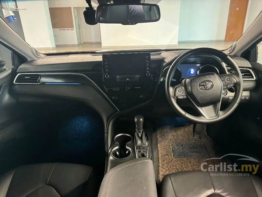 2022 Toyota Camry V Sedan