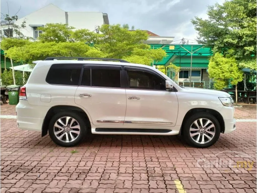 2016 Toyota Land Cruiser URJ202 AX SUV