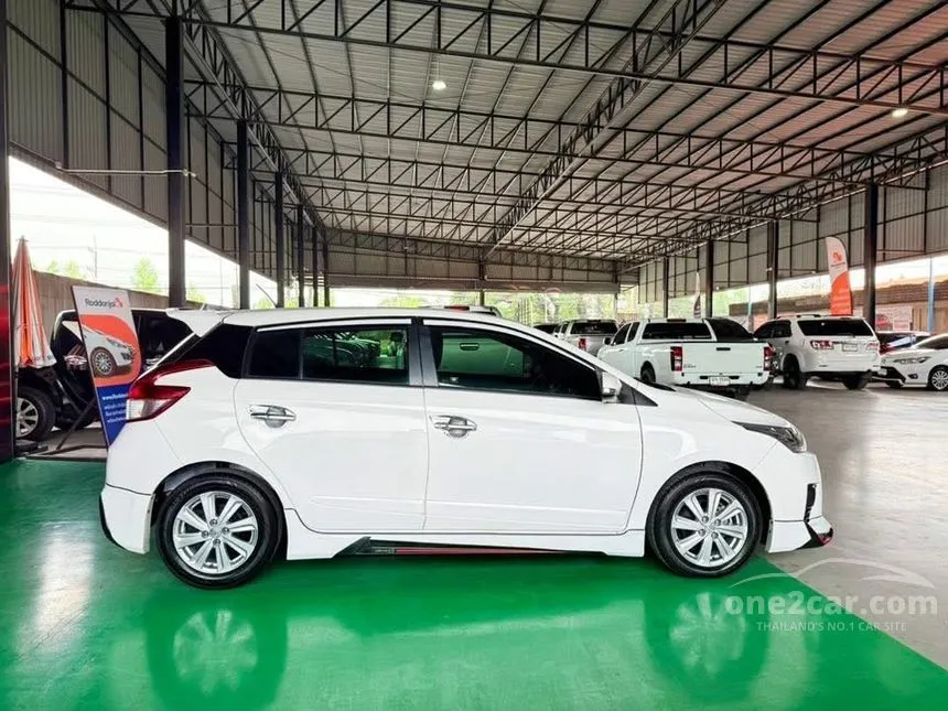 2017 Toyota YARIS G Hatchback