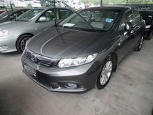 2013 Honda Civic 1.8 S i-VTEC Sedan -- WELL MAINTAINED --