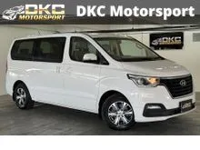 2019 Hyundai Grand Starex 2.5 MPV / REAR SPOILER / LARGE REAR TAILGATE / PRIVACY GLASS / LEATHER SEATS / DUAL AIR CONDITIONING SYSTEM / REVERSE CAMERA