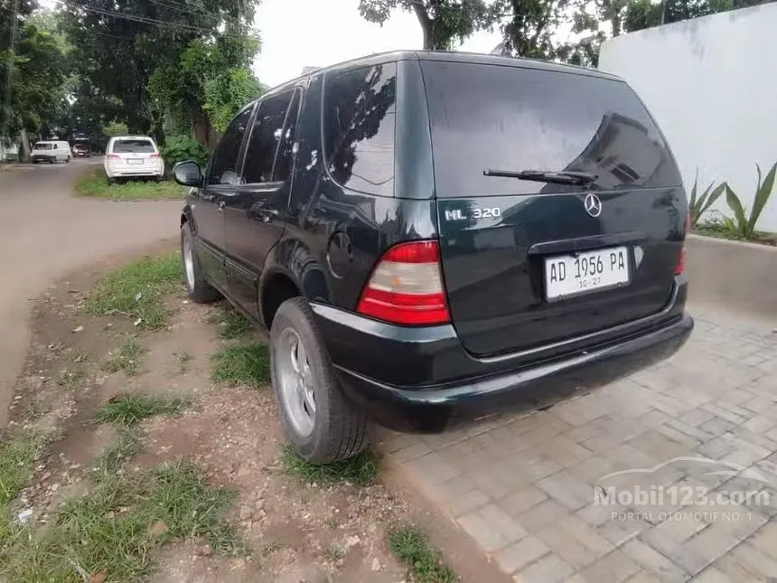 2001 Mercedes-Benz ML320 SUV