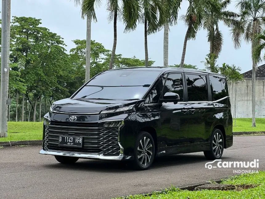 2022 Toyota Voxy Van Wagon