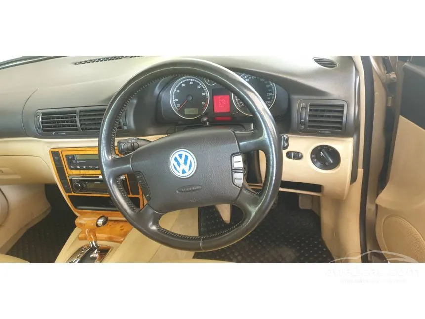 2004 Volkswagen Passat V5 Sedan