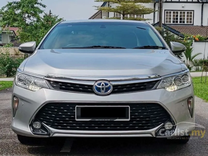 2017 Toyota Camry Hybrid Premium Sedan