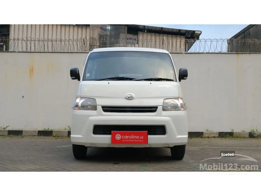 2022 Daihatsu Gran Max Mini Bus D Van