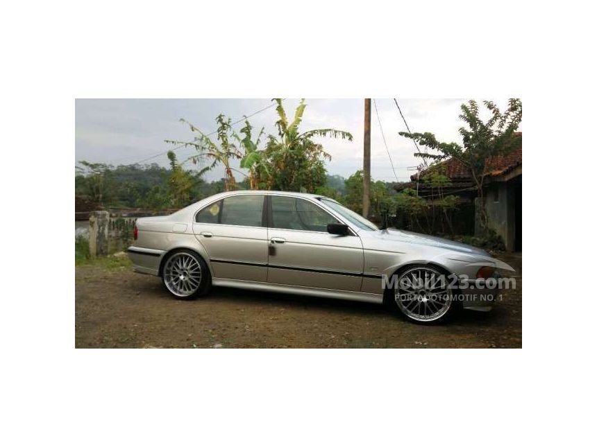 Jual Mobil  BMW  523i 1998  E39 2 5 di Jawa Barat Manual 