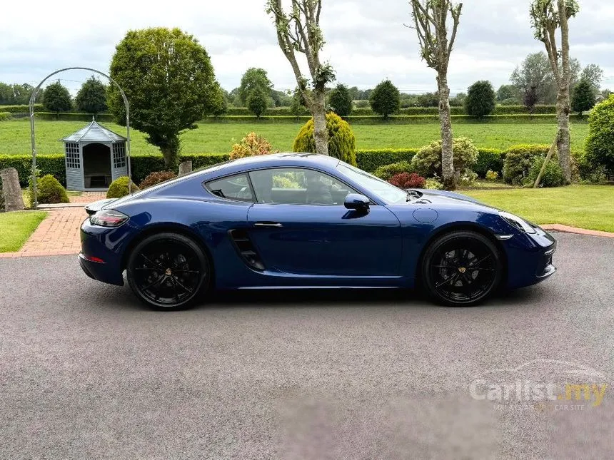 2022 Porsche 718 Cayman Coupe