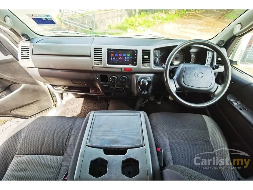 Used 2010 Toyota Hiace 2.7 Window Van - Carlist.my