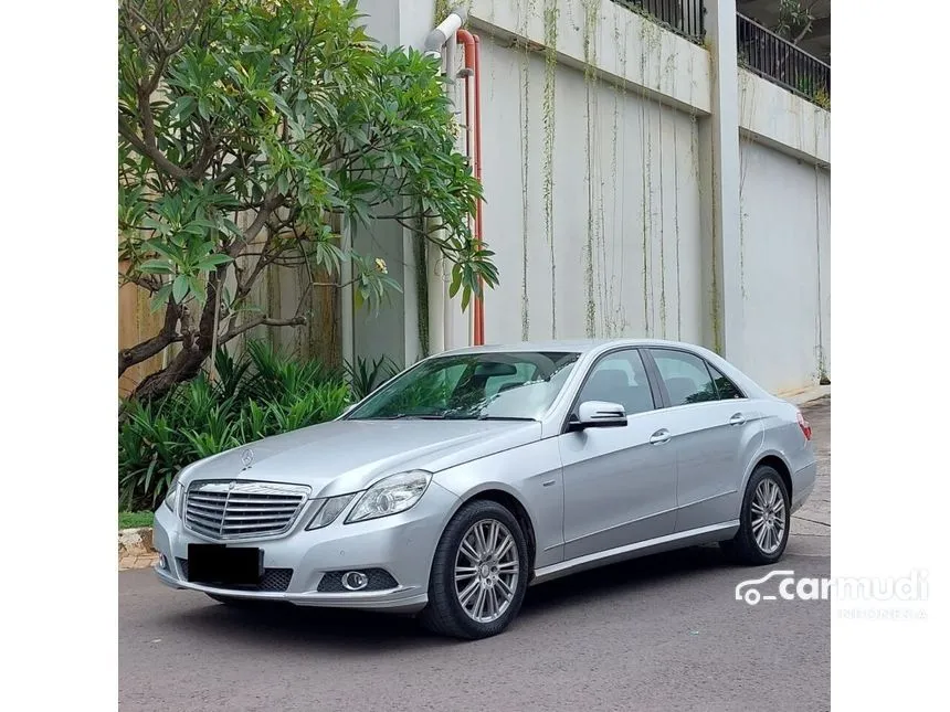 2010 Mercedes-Benz E250 CGI Sedan