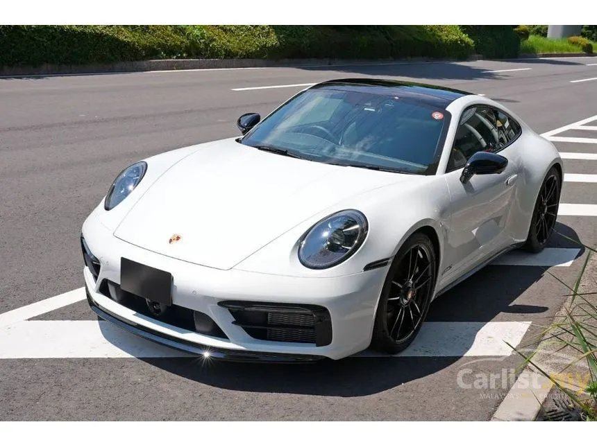 2023 Porsche 911 Carrera 4 GTS Coupe