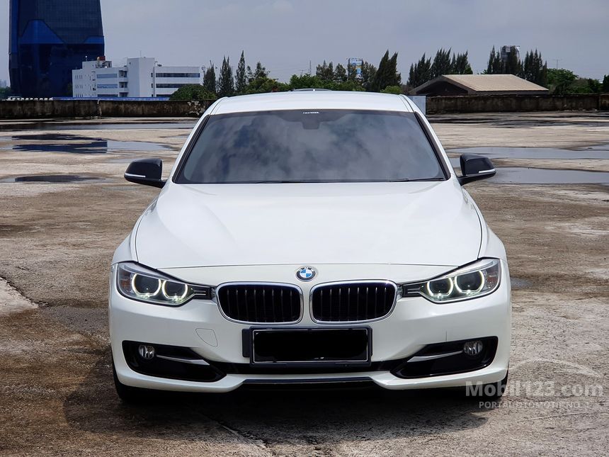 Jual Mobil BMW 320i 2013 Sport 2.0 di DKI Jakarta Automatic Sedan Putih ...