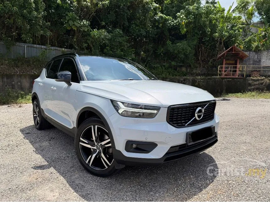 2022 Volvo XC40 T5 R-Design SUV